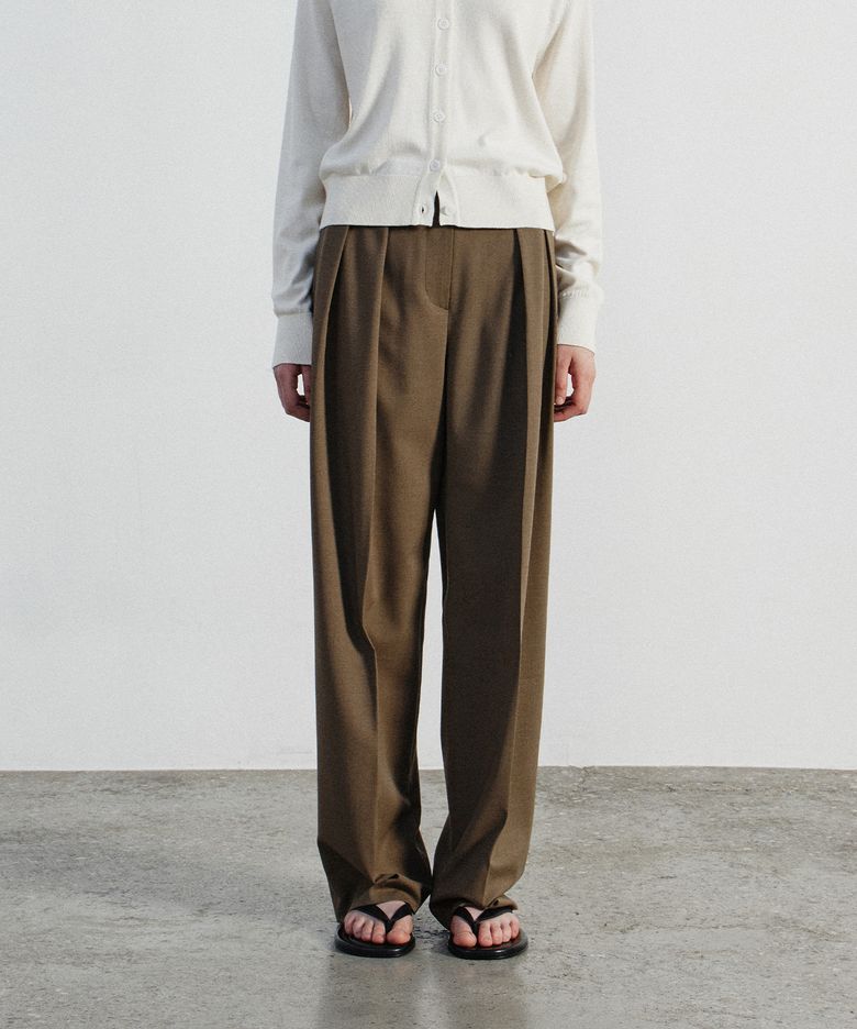 ESSENTIAL WIDE FIT TWO TUCK SLACKS - BROWN