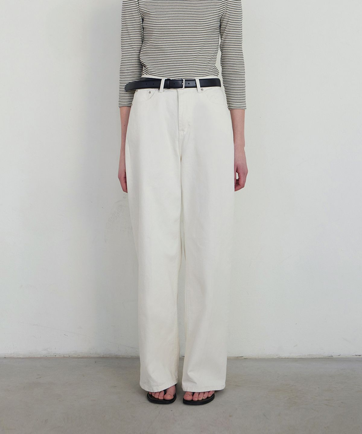 노티아(NOTIA) HIGHRISE WIDE FIT DENIM PANTS - ECRU