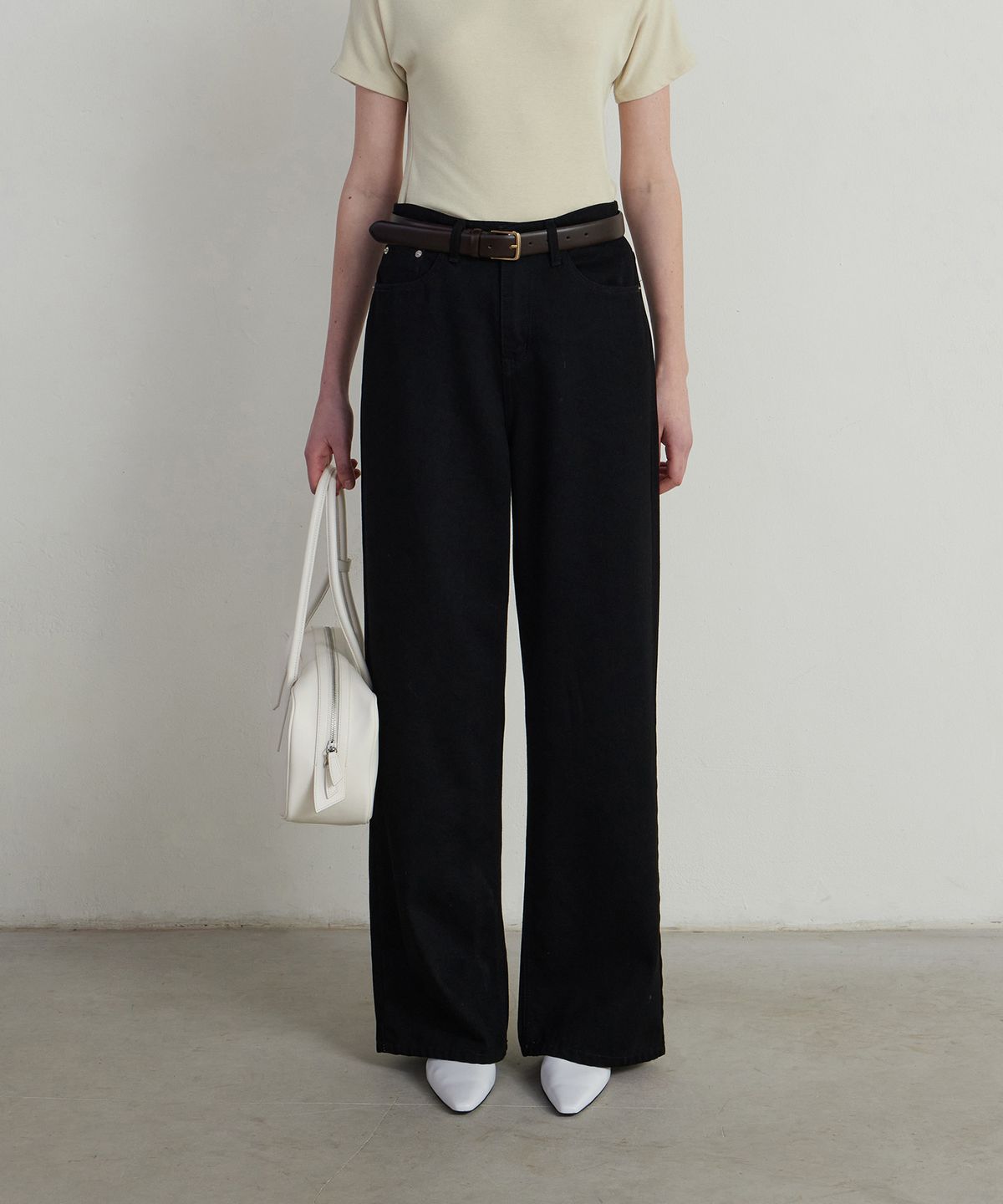 노티아(NOTIA) HIGHRISE WIDE FIT DENIM PANTS - BLACK