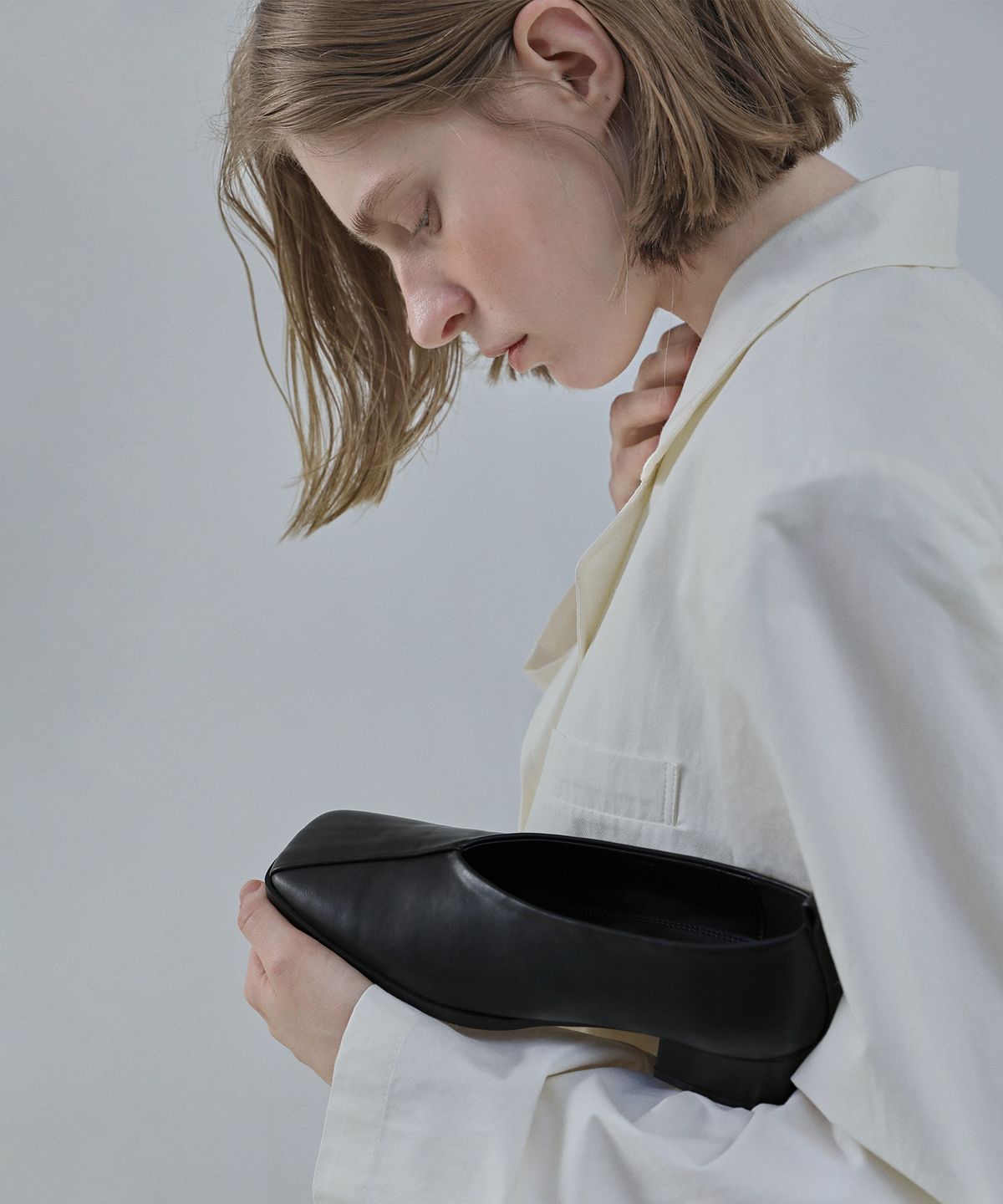 에퓨레(EPURE) SODE V-cut Heeled Loafers (2color)