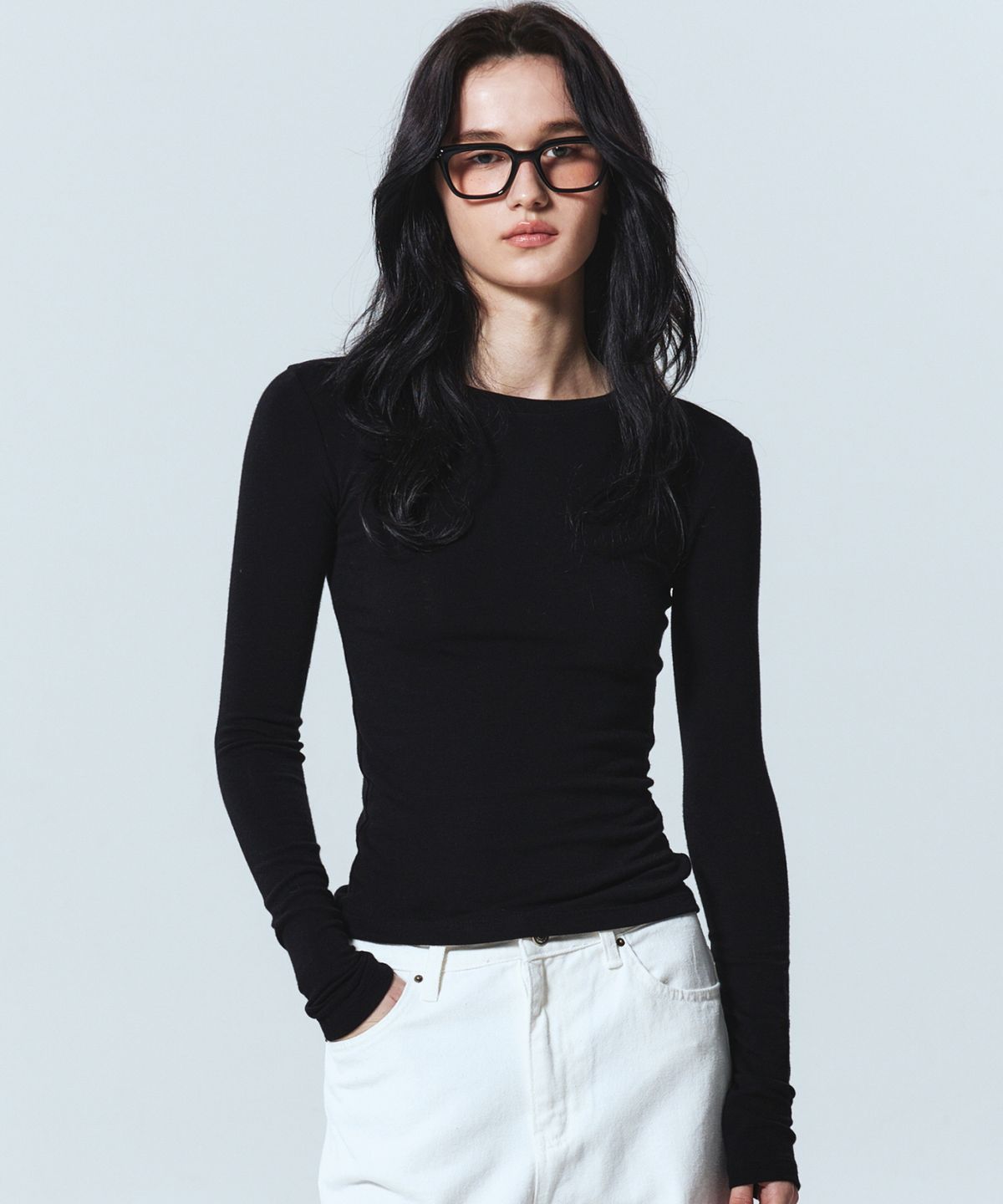 닉앤니콜(NICK&NICOLE) [ESSENTIAL] MINIMAL ROUND SLEEVE TOP_BLACK