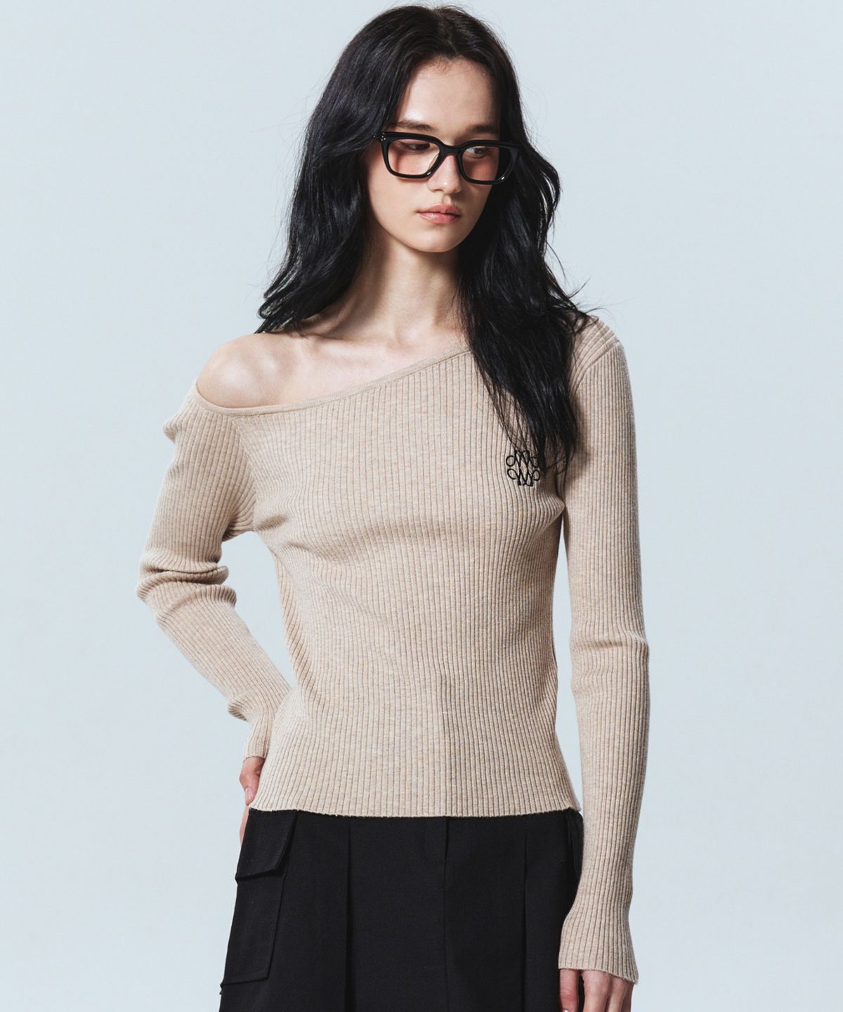 닉앤니콜(NICK&NICOLE) DRAPE OFF SHOULDER KNIT_BEIGE