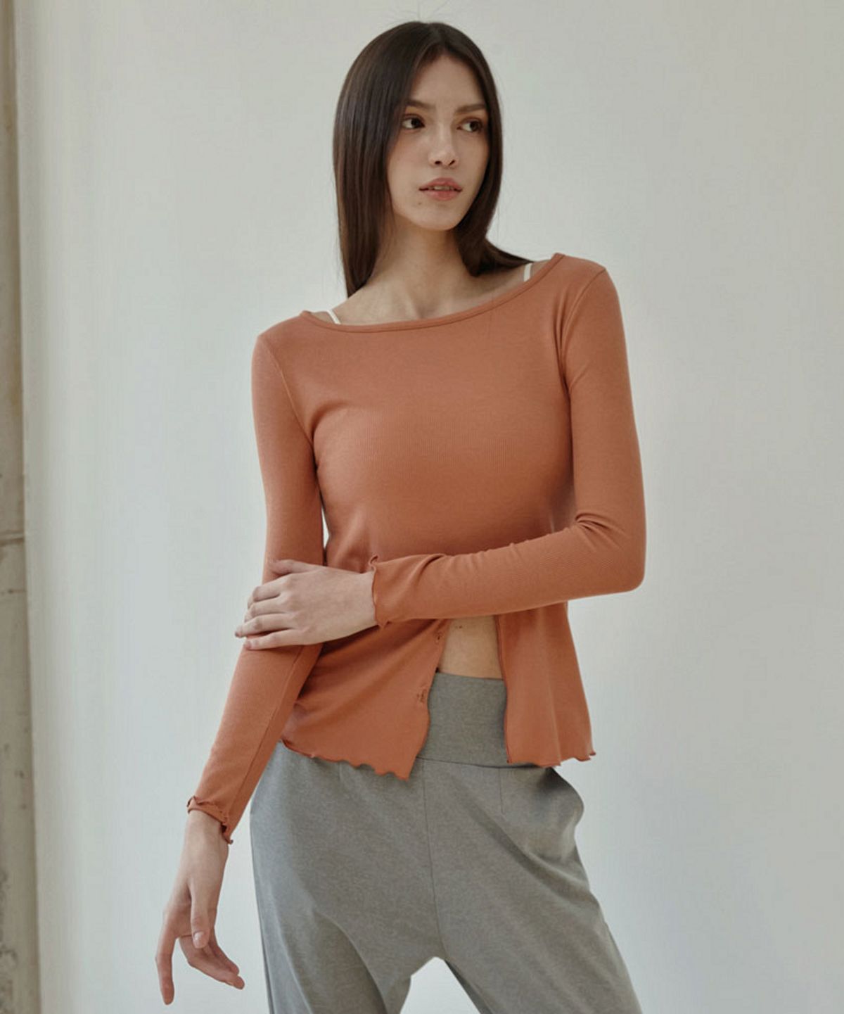 데비웨어(DEVIWEAR) 더블버튼 랩 롱슬리브 DEVI-T0124-캐럿