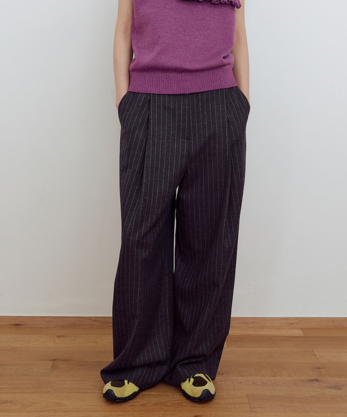 마조네(MA JOURNEE) STRIPE WIDE PANTS_CHARCOAL