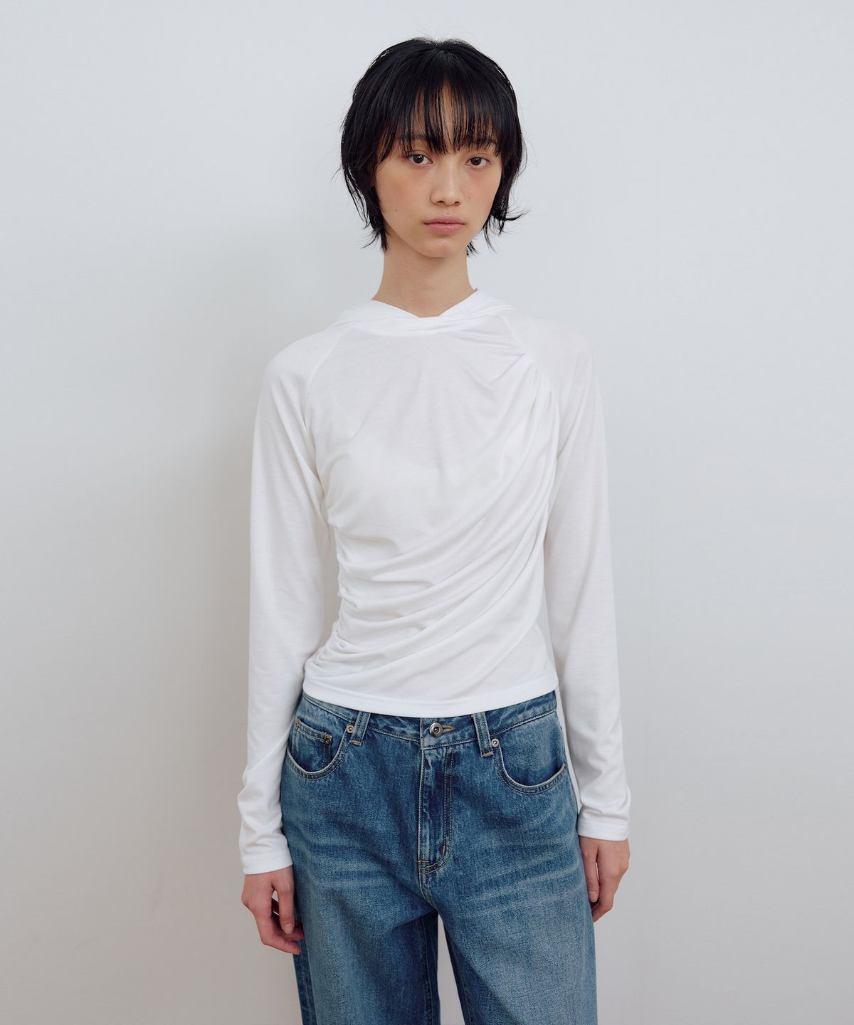 마조네(MA JOURNEE) RAGLAN SHIRRING HOODIE_IVORY
