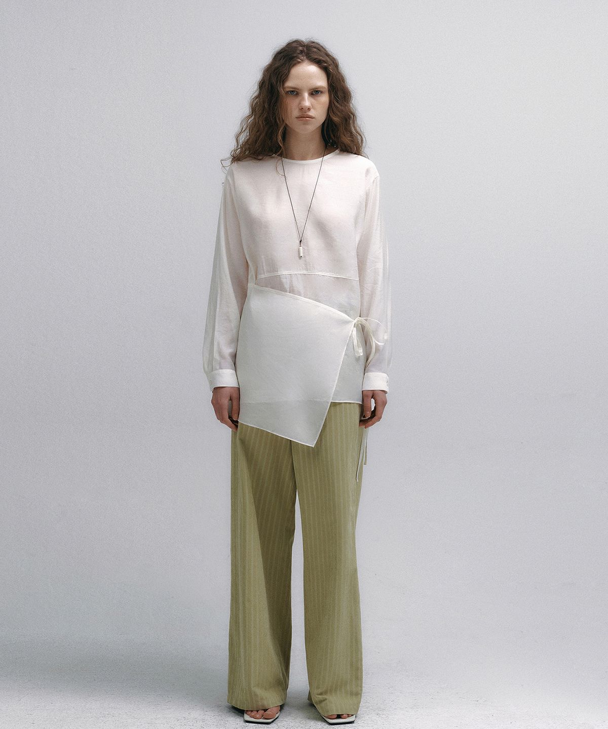 니브(NEEV) Glow Tencel Wrap Blouse (Ivory)