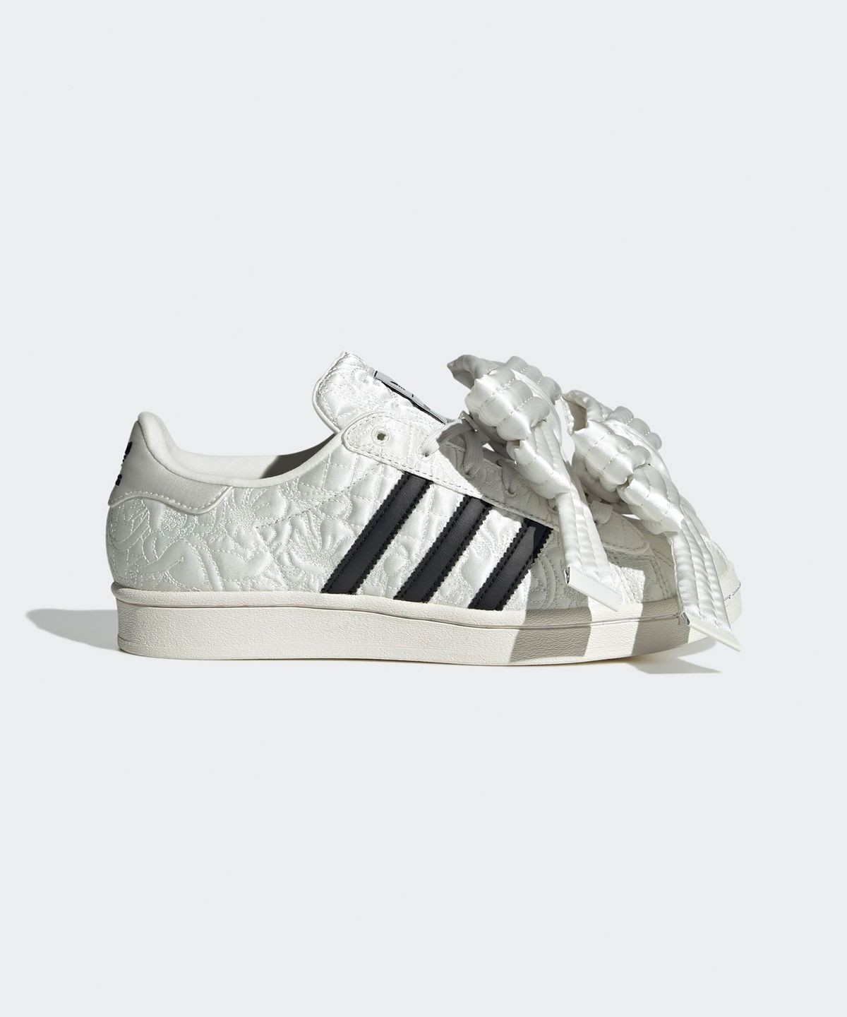 아디다스(ADIDAS) 아디다스 X 캐롤라인 후 슈퍼스타 - 화이트 / JQ4305