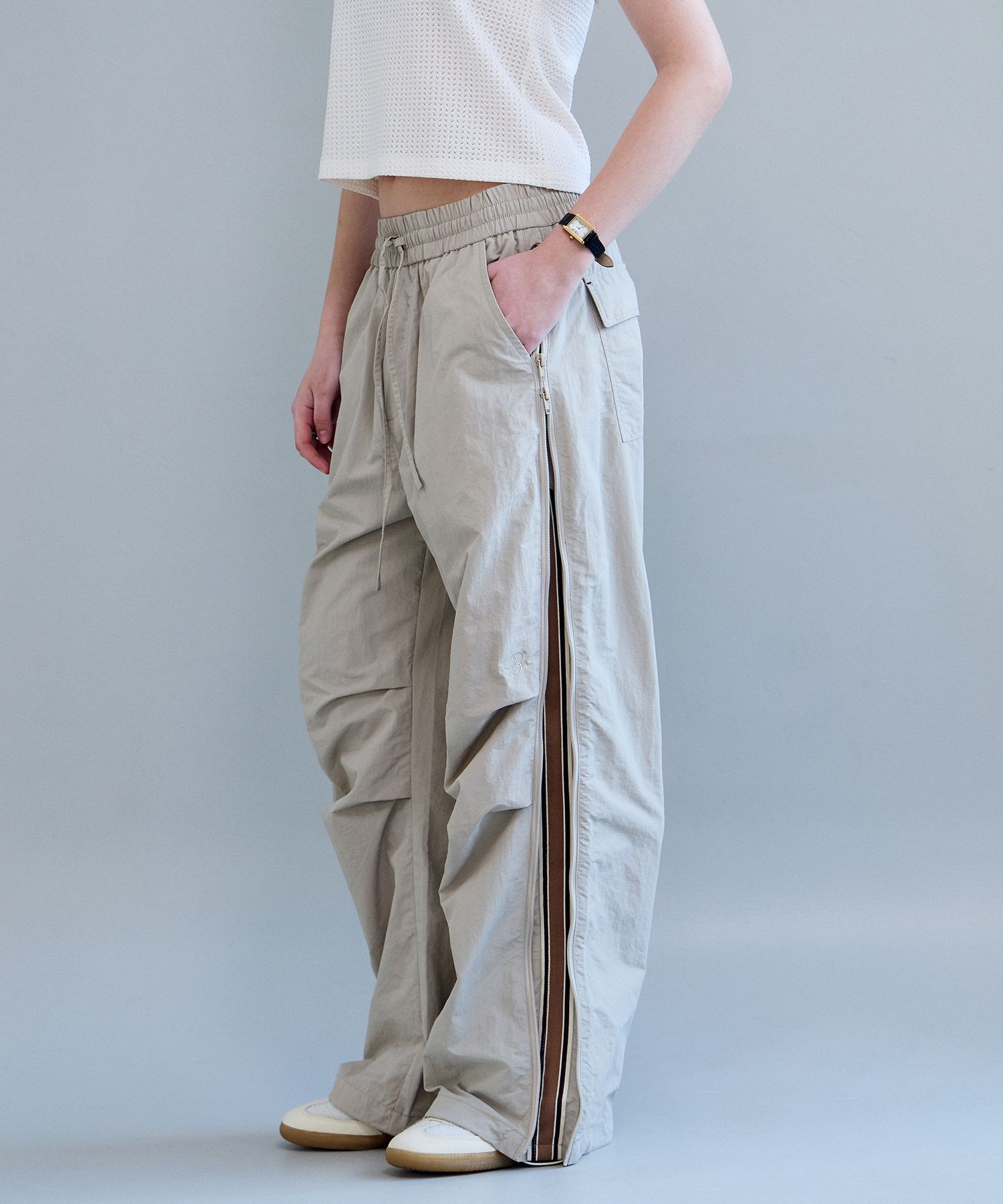 [YOUHEEXOTZ] STAR PATTERN LAYERED BANDING TRACK PANTS_GREY source detail 74