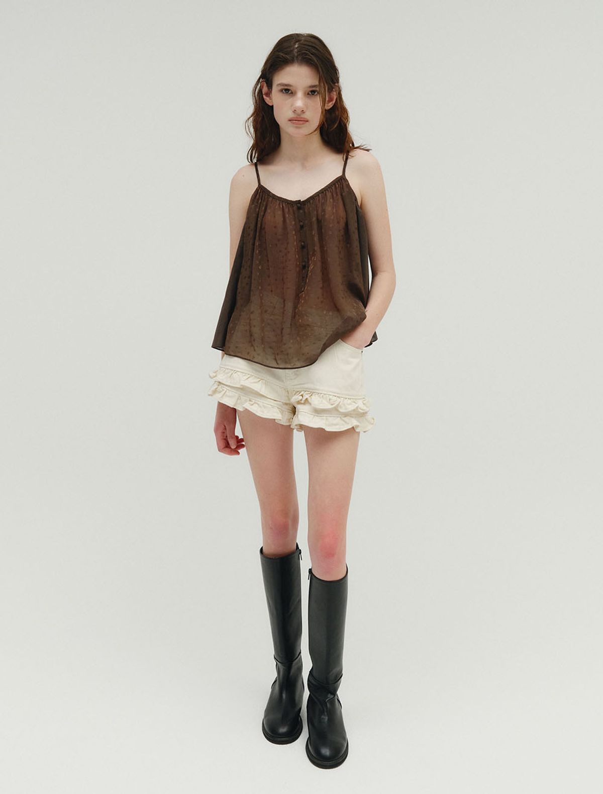 솔티페블(SALTY PEBBLE) FRILL FLARE DENIM SHORTS [IVORY]