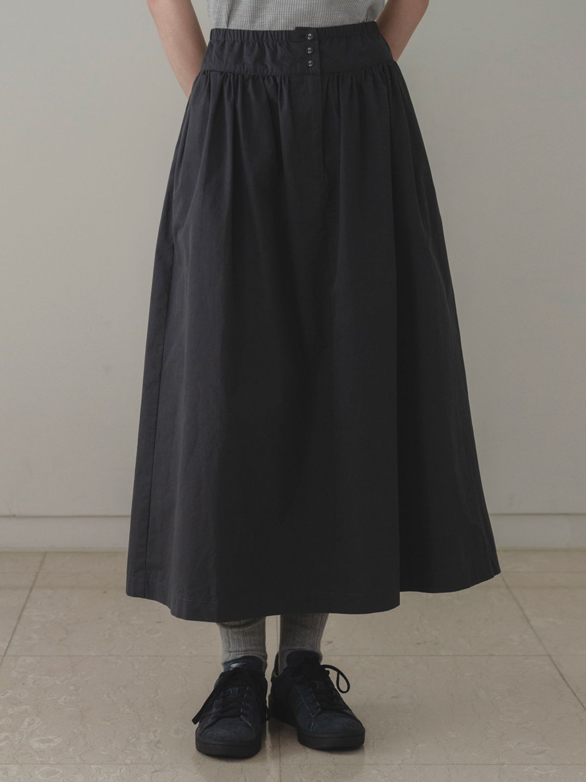 더미튼(THEMITTEN) Labe cotton skirt (navy)