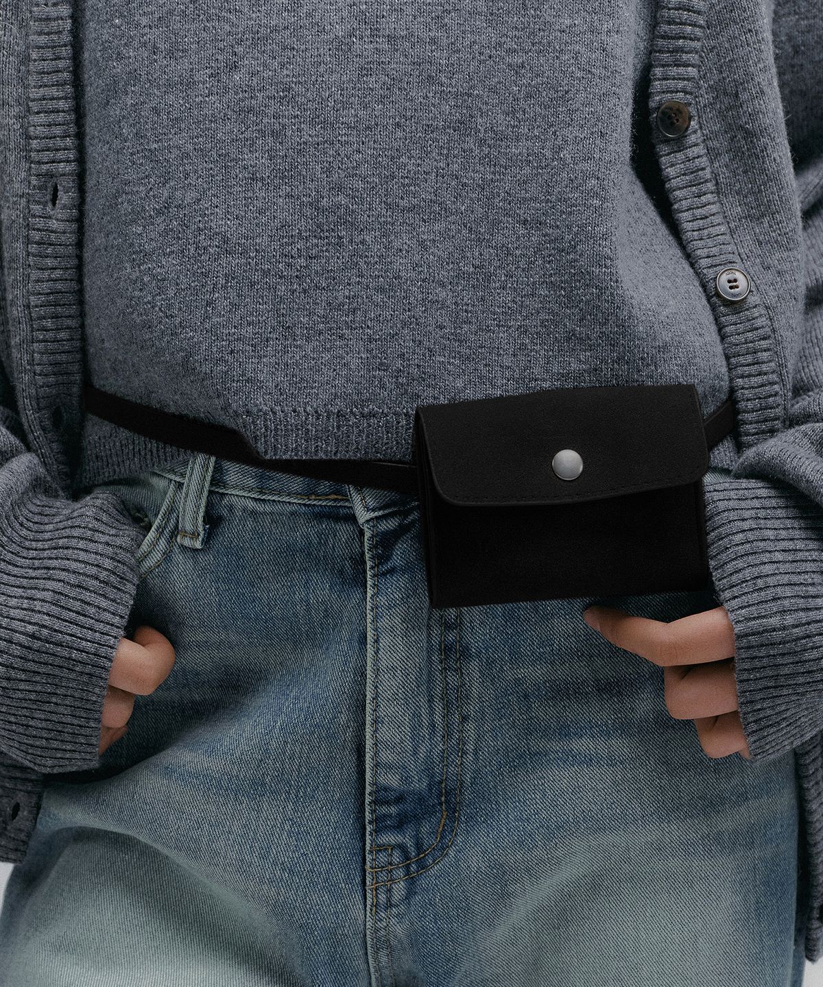 니브(NEEV) Slim Strap Mini Belt Bag (Black)
