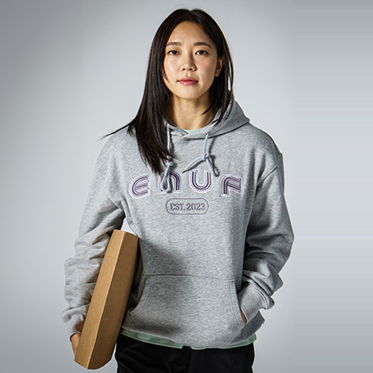 이너프(ENUF) 남녀공용 레귤러 자수 로고 후드티_Grey