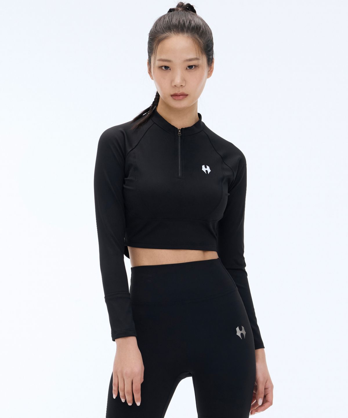 허그본(HUGVONE) 코어 크롭 하프집업 롱슬리브 3컬러