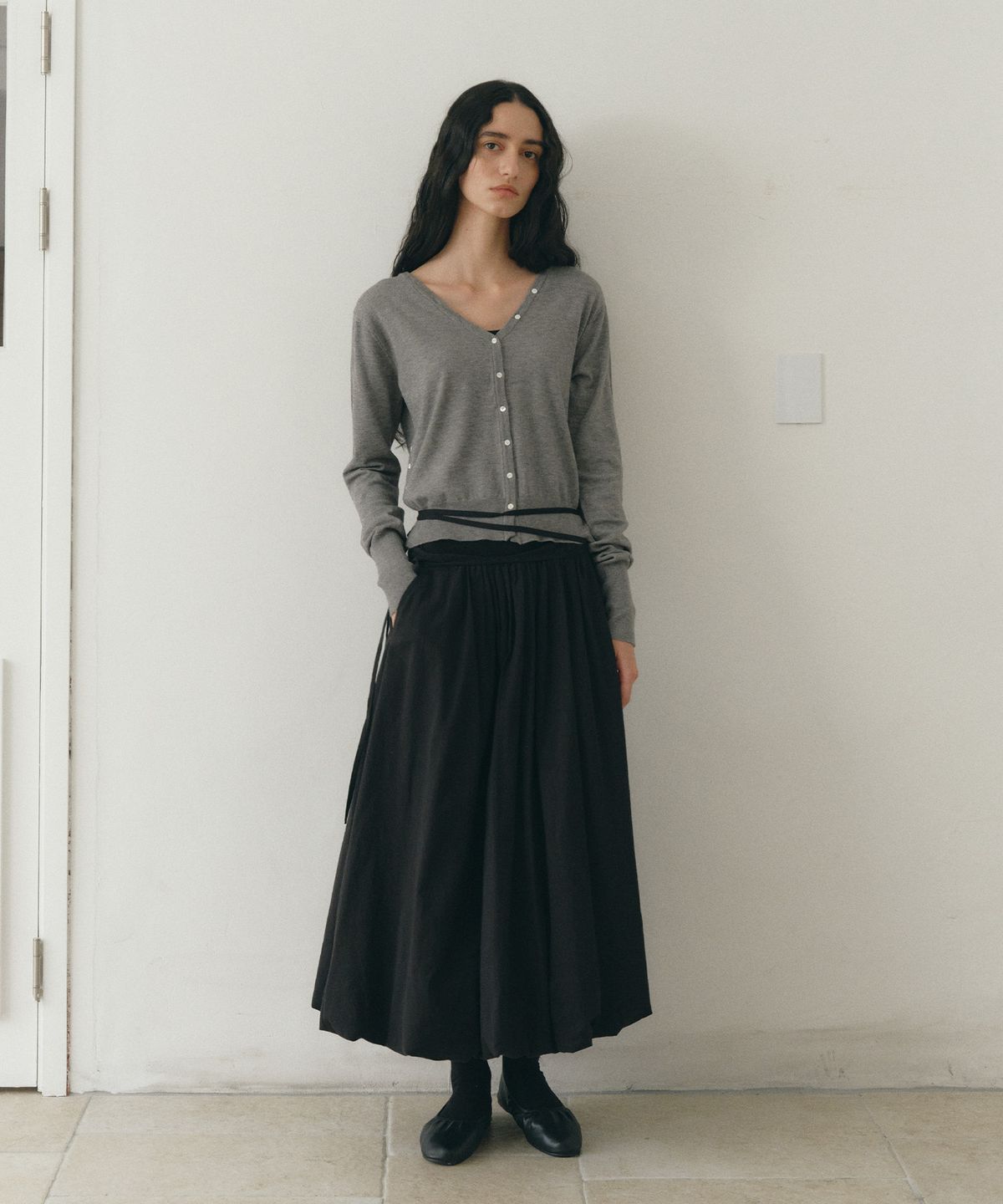 로우타이드(LOW TIDE) STRAP BALLOON SKIRT [BLACK]