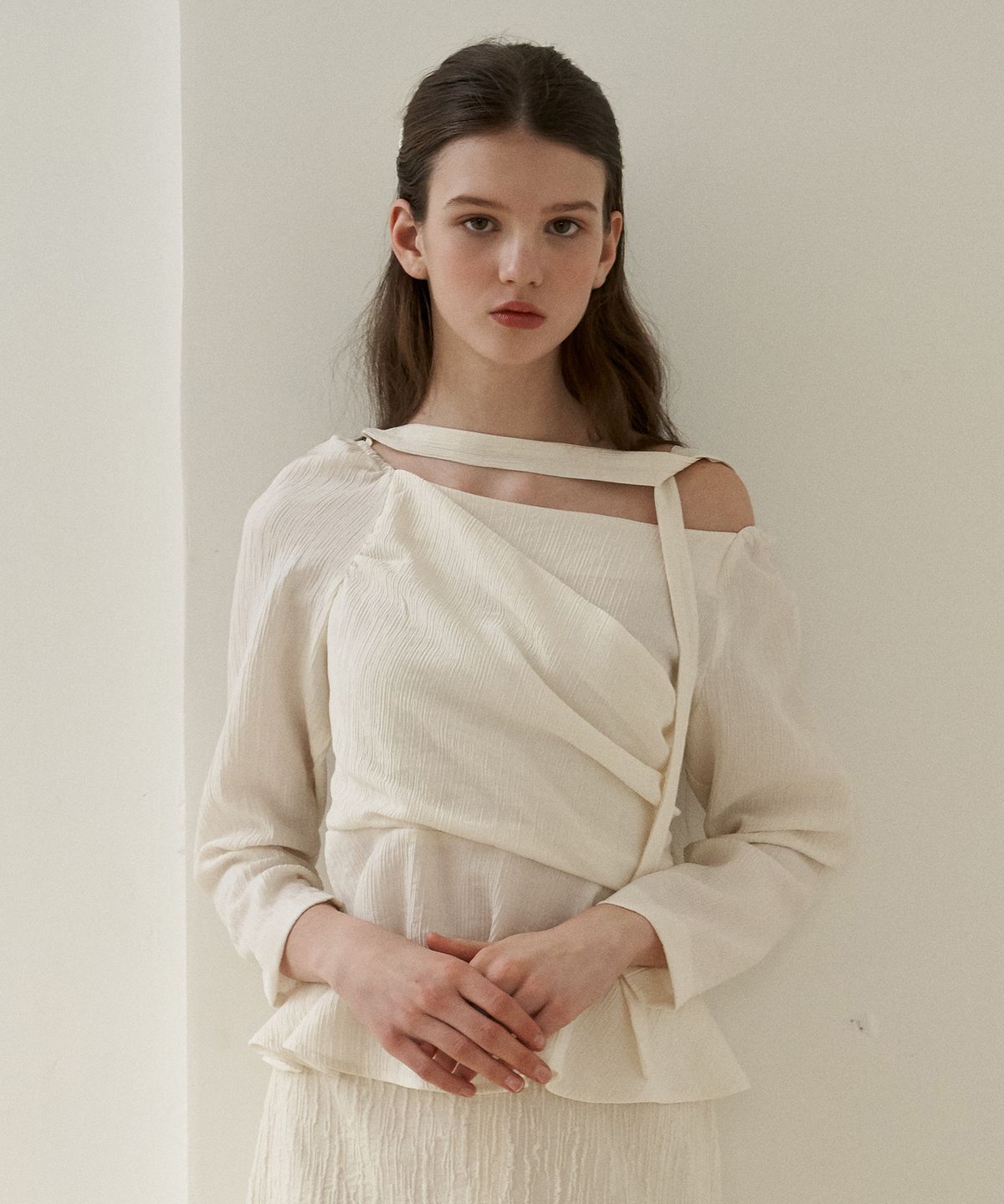 플로브(FLOVE) MUE MUE BLOUSE(IV)