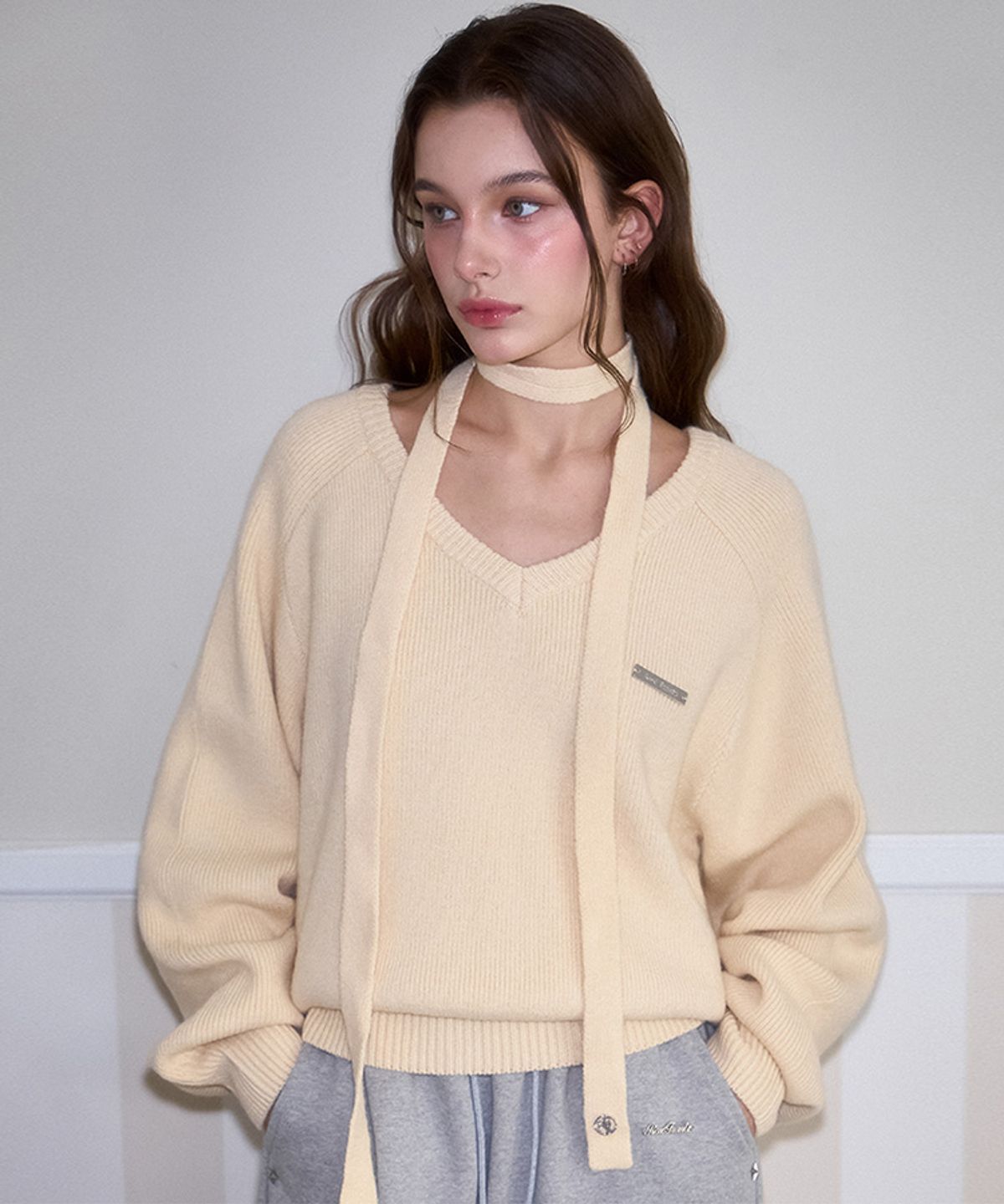 로제프란츠(ROSEFRANTZ) Tie & Vneck Knit [Butter]