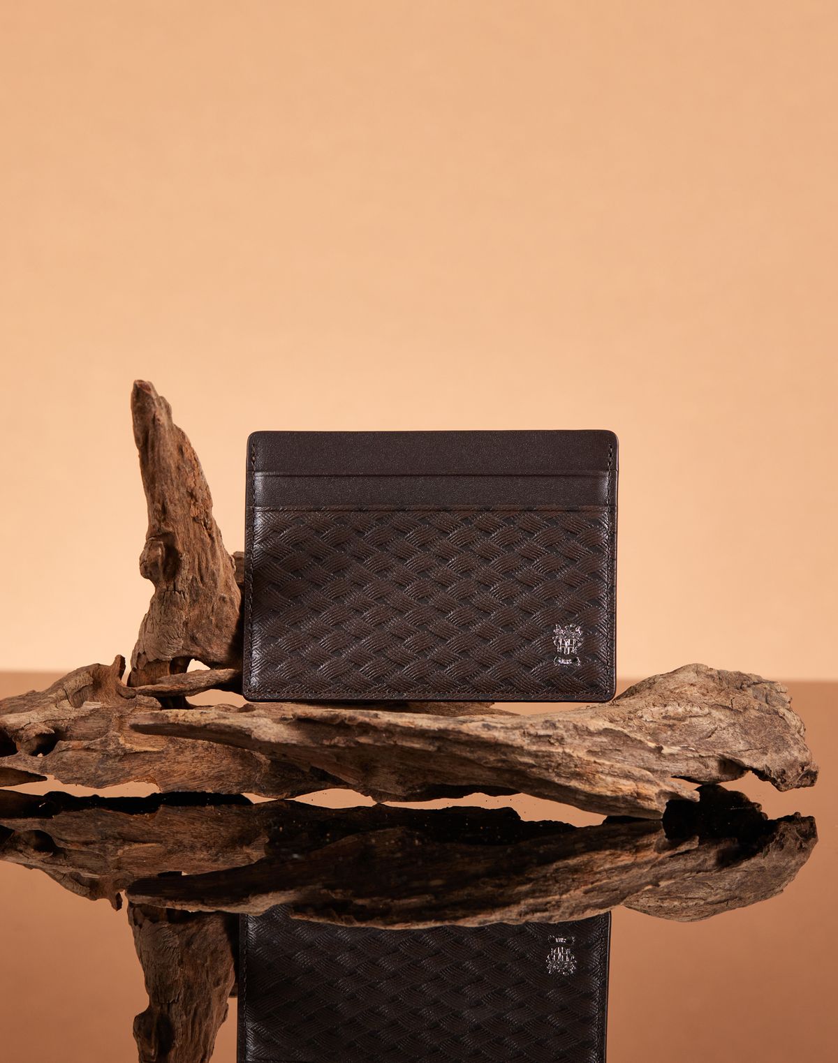 닥스 남성 액세서리(DAKS MEN'S ACCESSORIES) [WOVEN PATTERN] 브라운 짜임패턴 소가죽 카드지갑 DBHO5E833W3