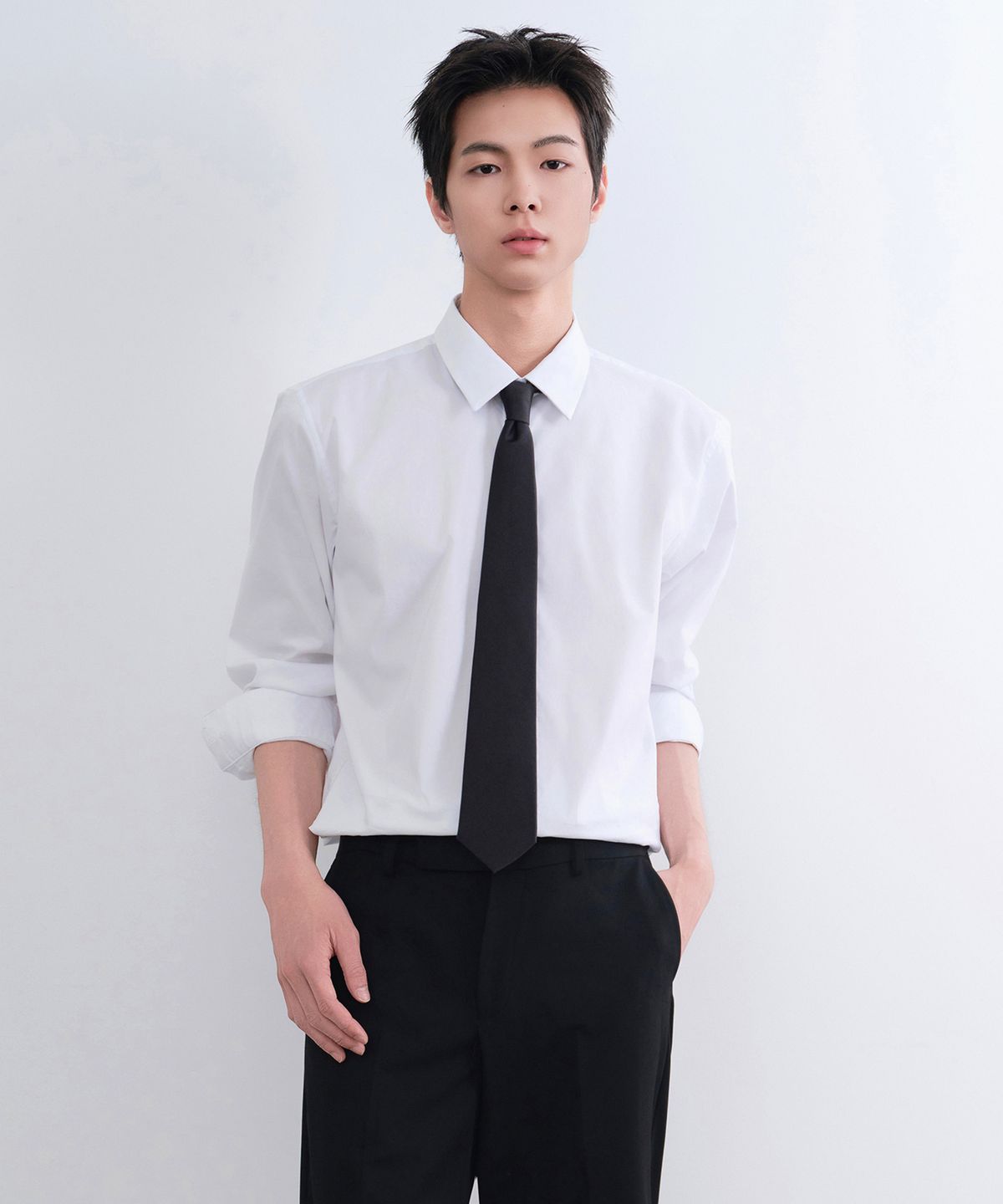 무신사 스탠다드(MUSINSA STANDARD) 실크 솔리드 넥타이 [다크 그레이]