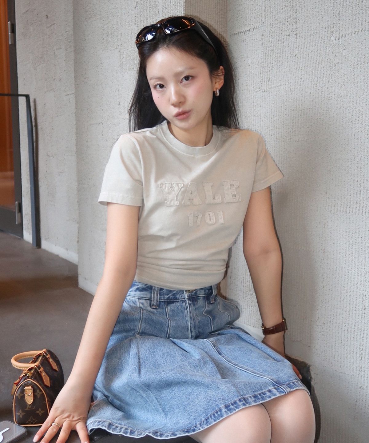 예일(YALE) 우먼즈 피그먼트 아플리케 티셔츠_아이보리