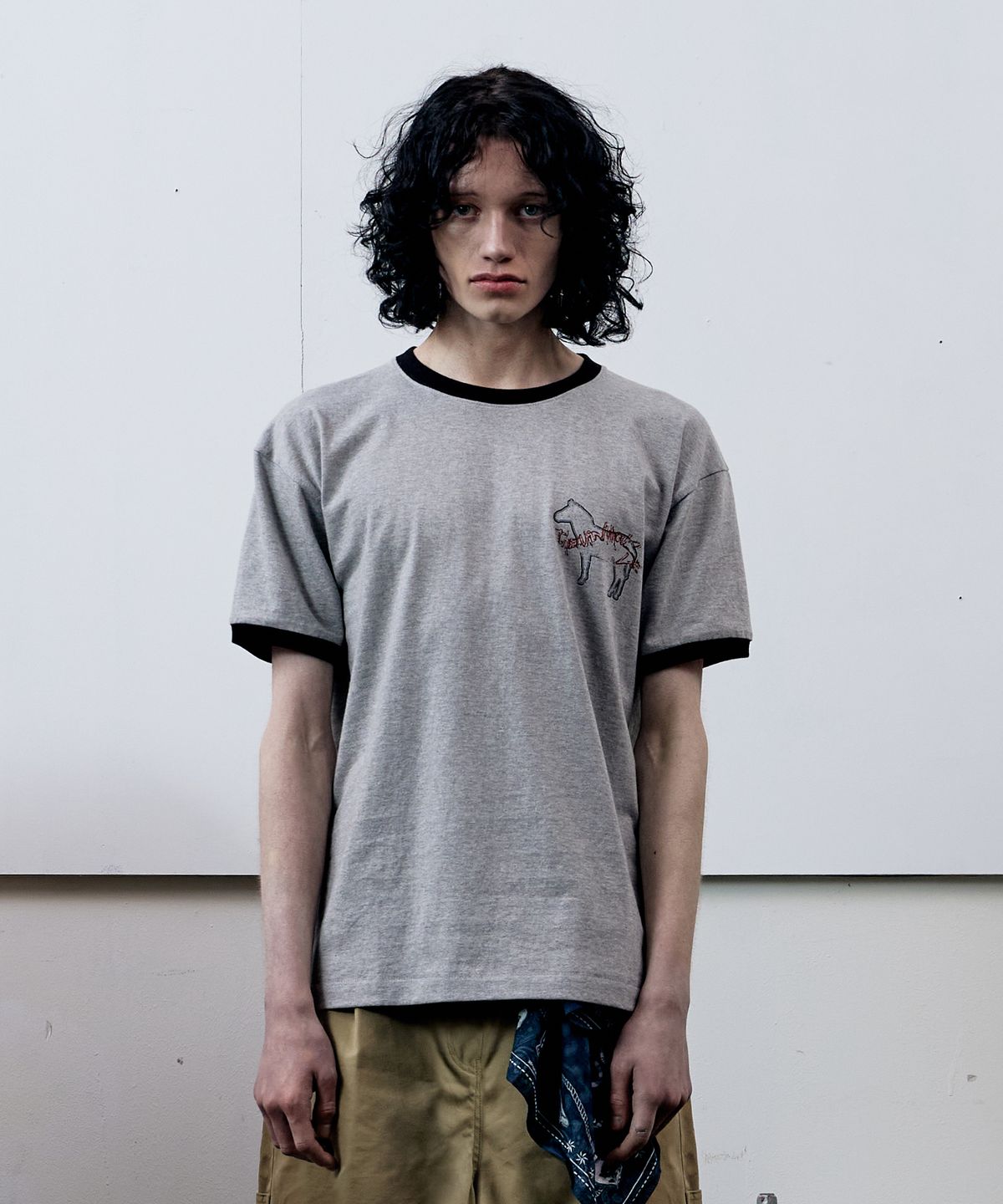 더바이닐하우스(THEVINYLHOUSE) HORSE STICKER TEE GREY