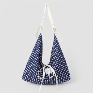 데님 데이지 매듭 숄더백_[다크블루]