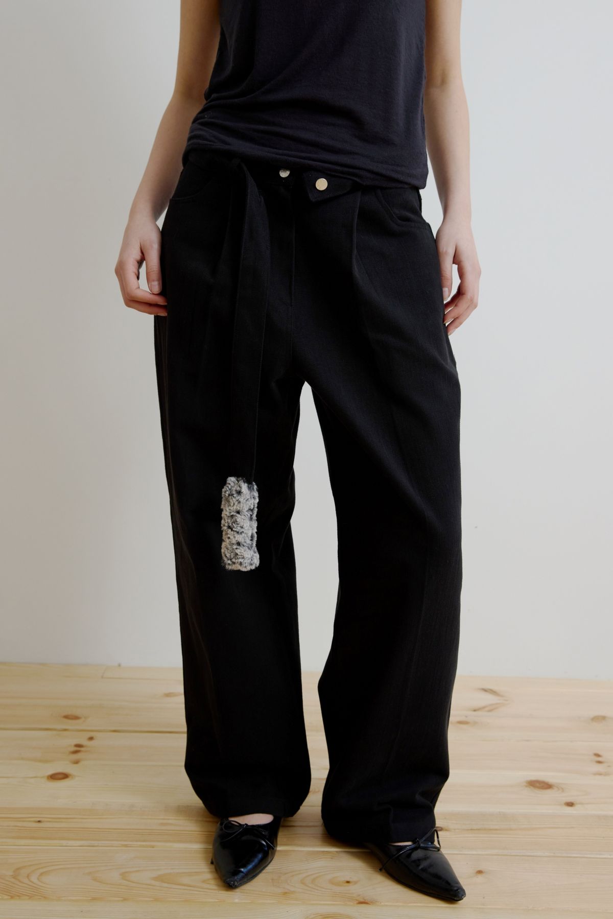 미와이후(MIYHOO) FURRY-TAILED TROUSERS (BLACK)