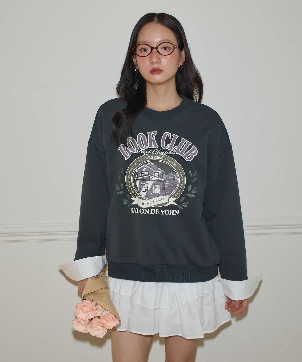 살롱 드 욘(SALON DE YOHN) Logo Book Club Cuffs Sweatshirt_ Charcoal