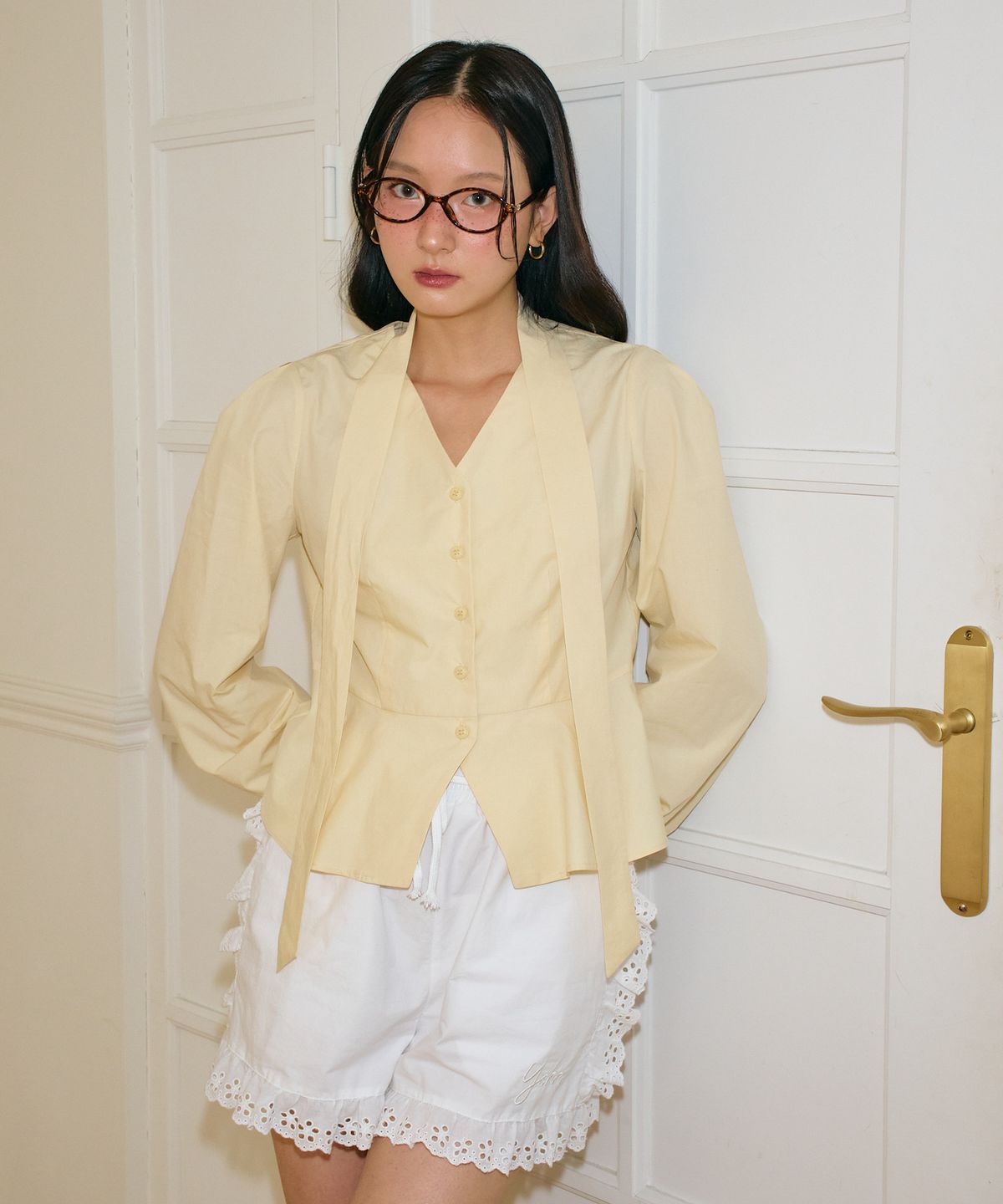 살롱 드 욘(SALON DE YOHN) V-neck Tie Cotton Blouse_ Lemon