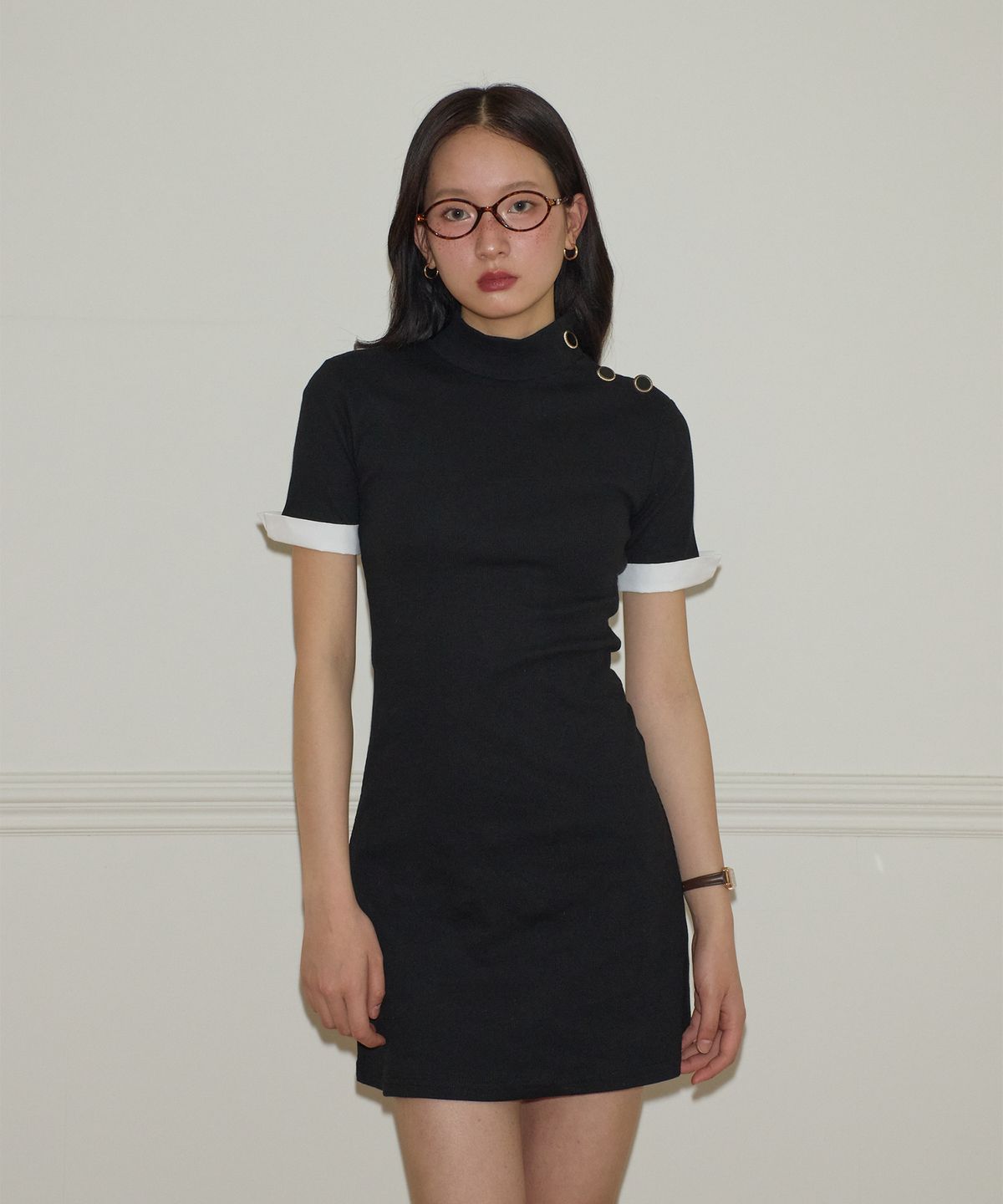 살롱 드 욘(SALON DE YOHN) Button Point Short Sleeve Mini Dress_ Black