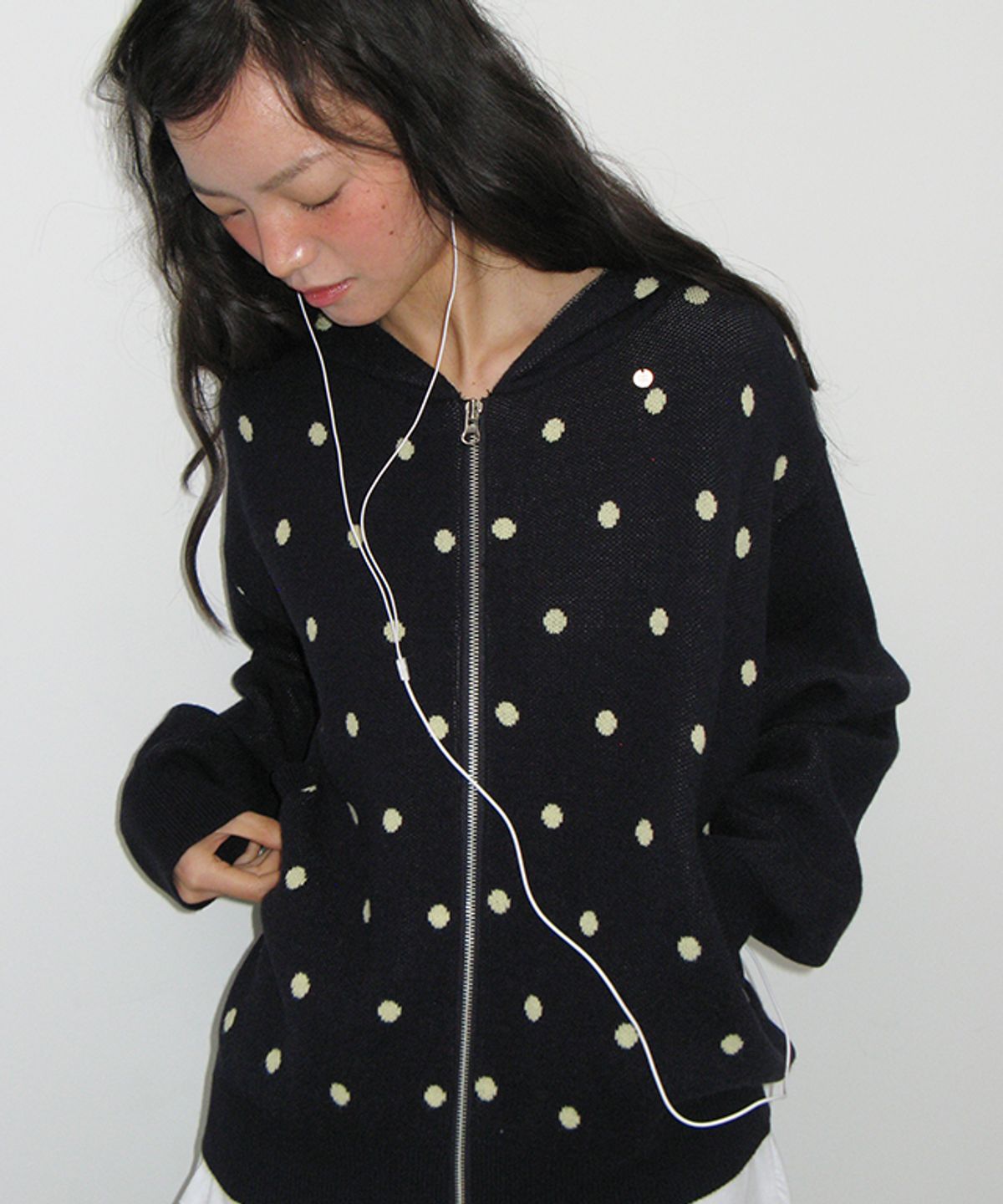 론론(RONRON) DOT HOODED ZIP UP KNIT NAVY BUTTER DOT
