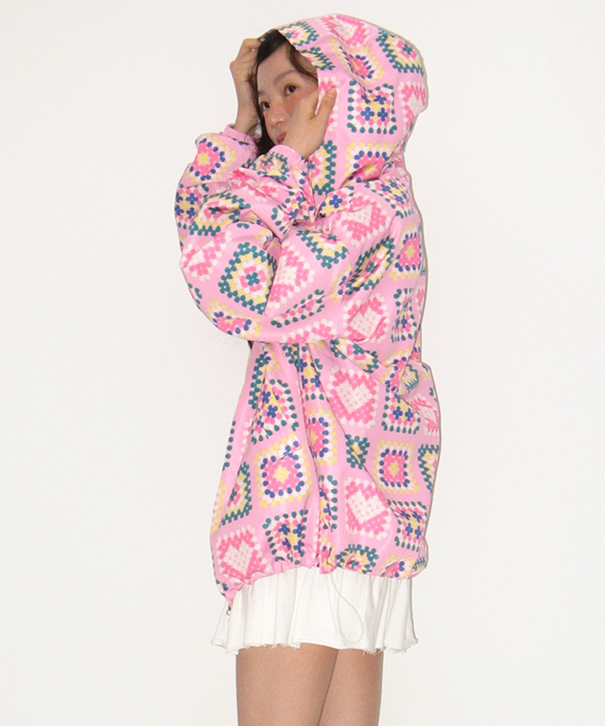론론(RONRON) HEART CROCHET PATTERN HOODED WINDBREAKER JUMPER PINK