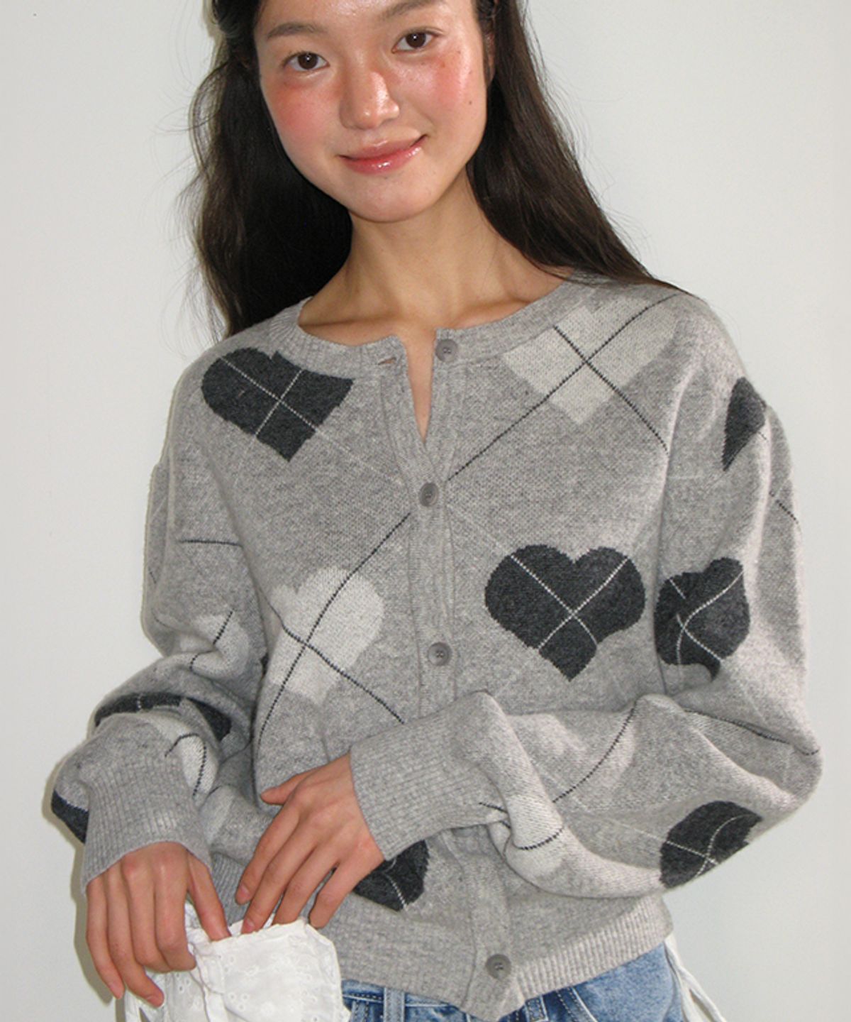 론론(RONRON) HEART ARGYLE BASIC KNIT CARDIGAN GREY
