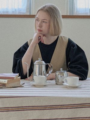 Dart Sleeve Sweatshirt - BLACK