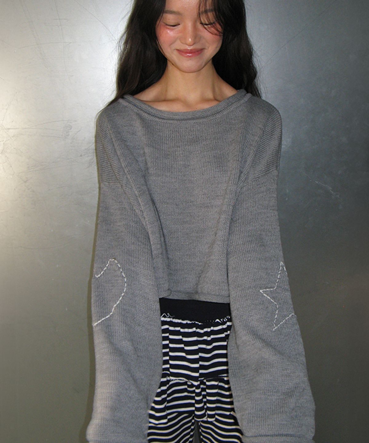 론론(RONRON) HEART STAR HAND STITCH OVERFIT CROP KNIT GREY