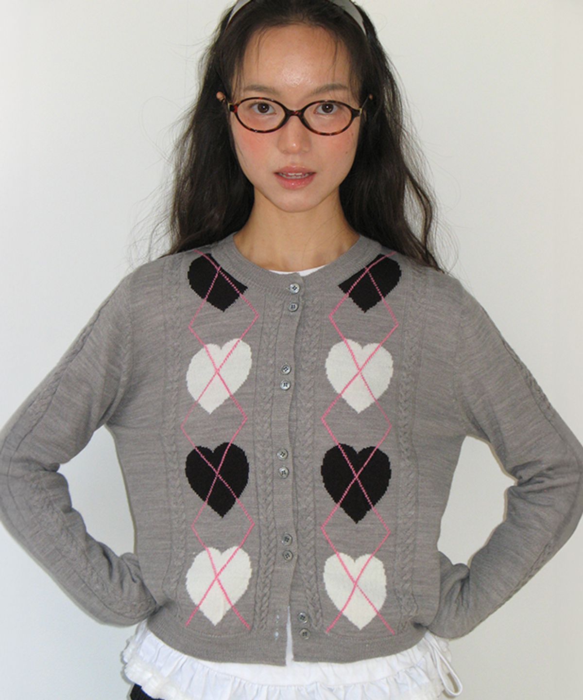 론론(RONRON) HEART ARGYLE 2 BUTTON KNIT CARDIGAN GREY
