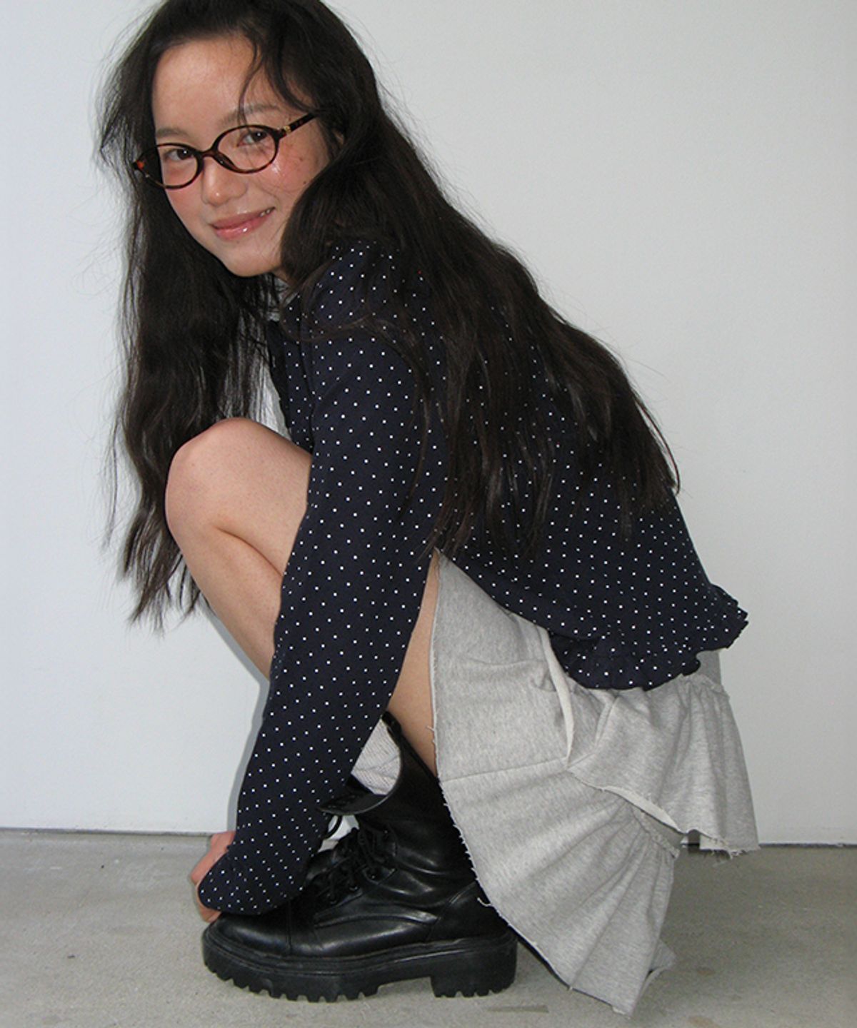 론론(RONRON) DOT RUFFLE LONG SLEEVE T SHIRT NAVY