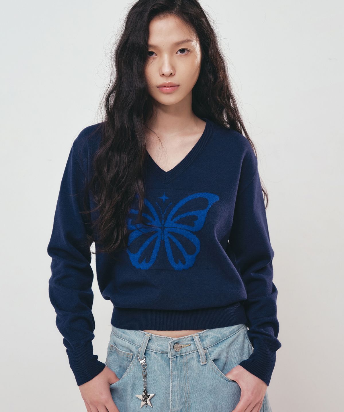 닉앤니콜(NICK&NICOLE) BUTTERFLY V NECK JACQUARD KNIT_NAVY