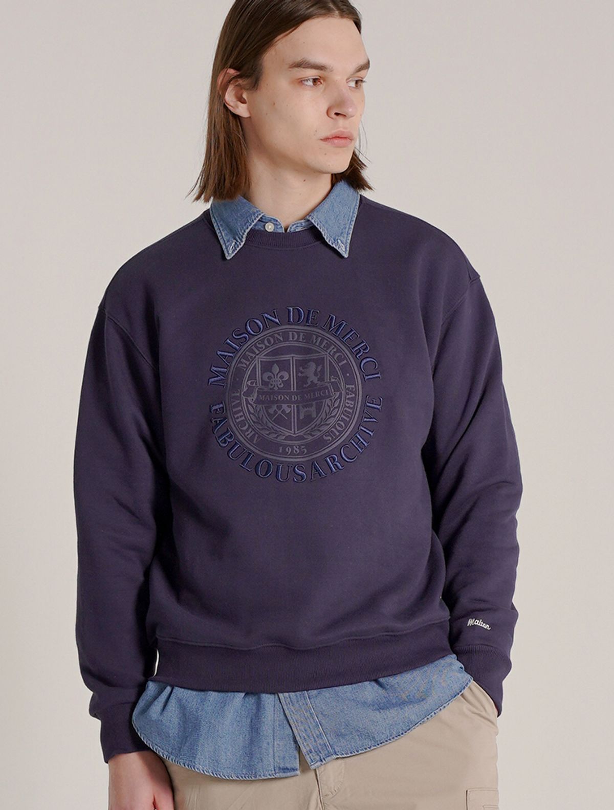 라 메종 스튜디오(LA MAISON STUDIO) UNISEX 쉴드 패턴 맨투맨 네이비(FCD1TS103M)