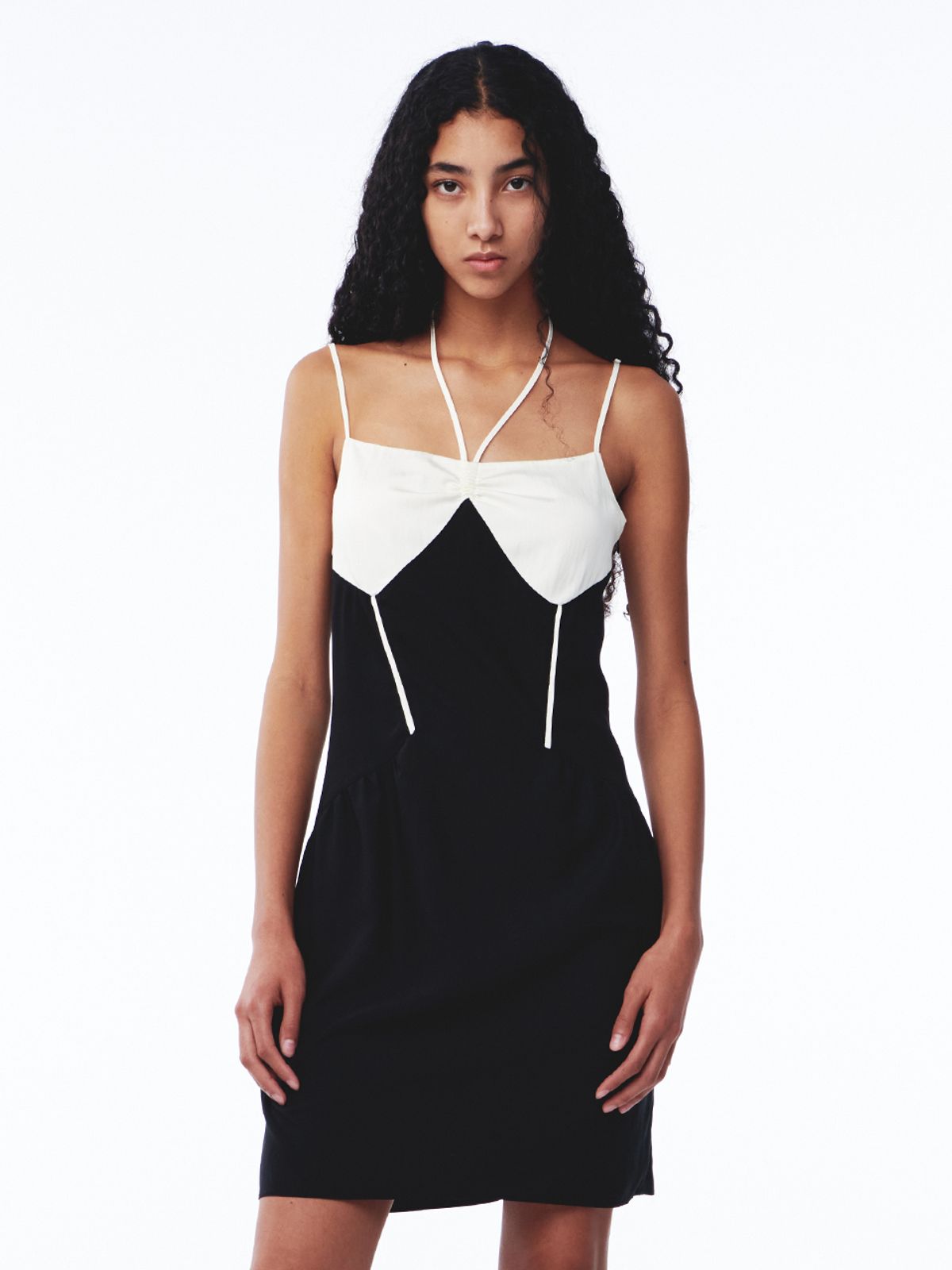 기준(KIJUN) Blocked Camisole Mini Dress Black Ivory