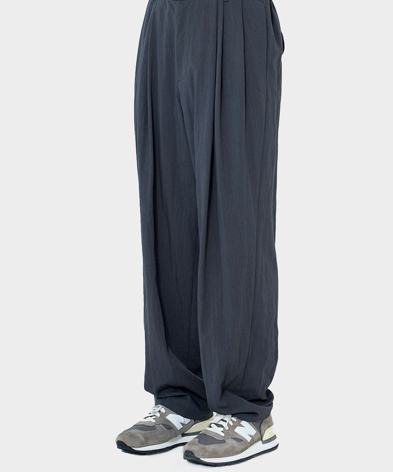 Pleated Traveler Pant (Blue Grey)