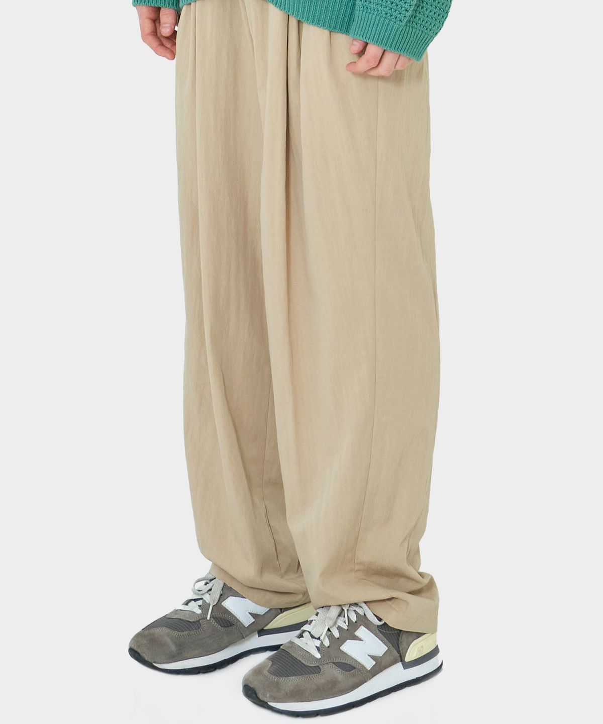 우석(WOOSUK) Pleated Traveler Pant (Beige)