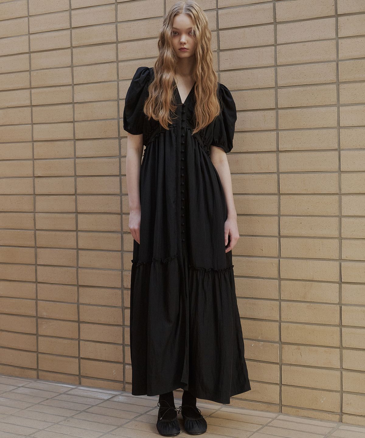 그린버터(GREENBUTTER) Viscos Frill Dress (Black)