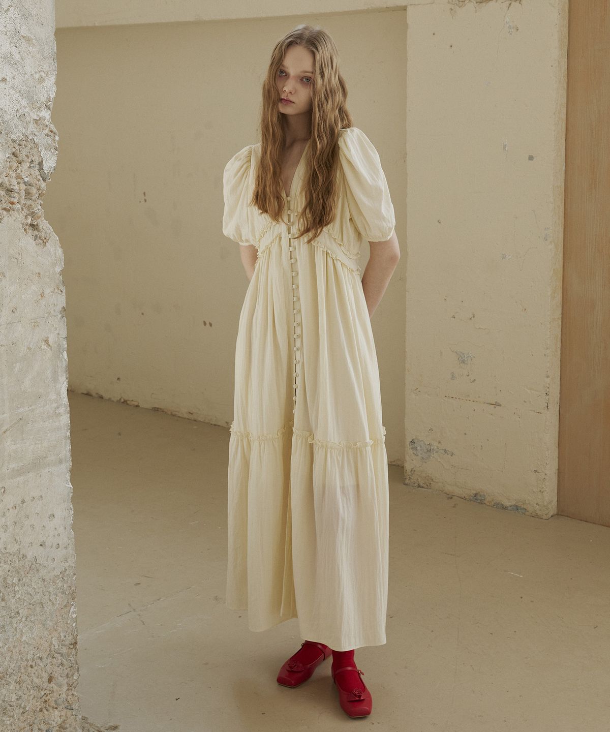 그린버터(GREENBUTTER) Viscos Frill Dress (Cream)
