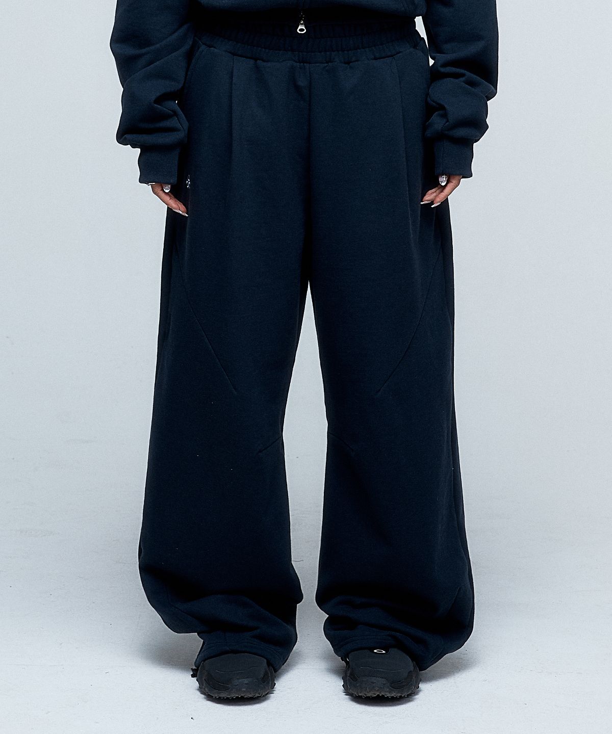 디오스피스(DAUSPICE) (DUC) Symbol Sweat Pants Vintage Black