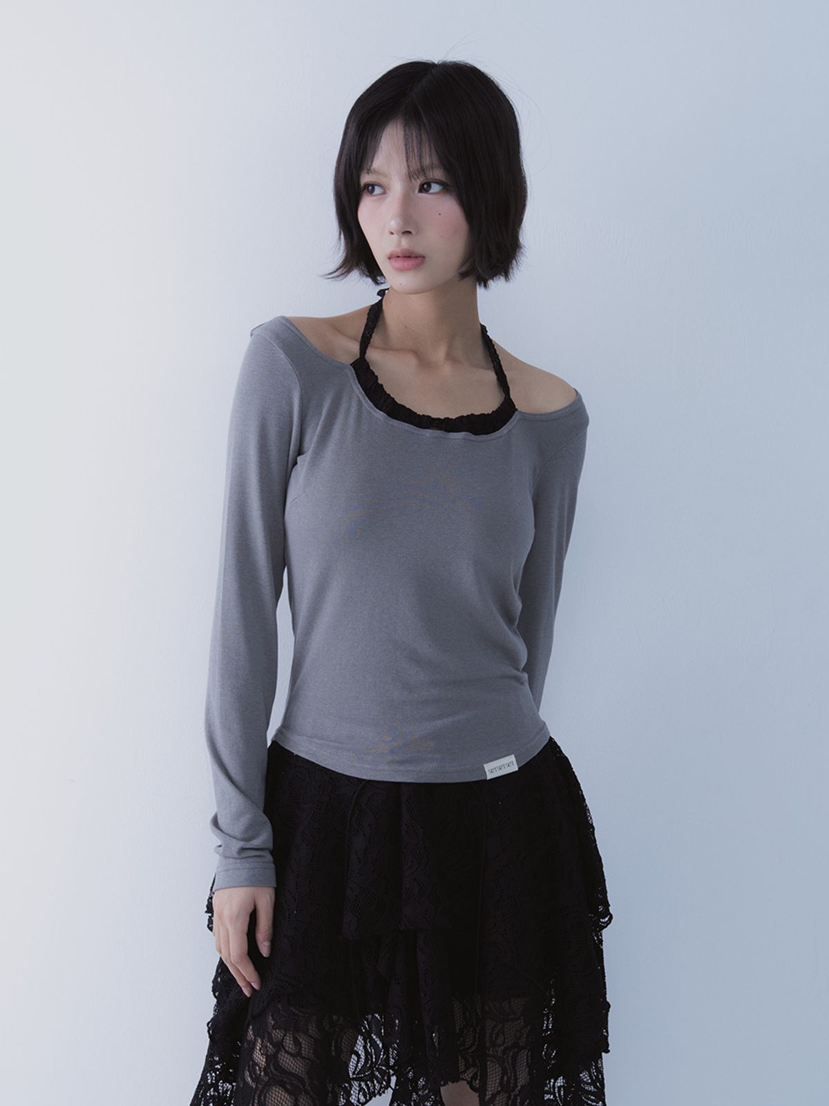 쎄쎄쎄(SETSETSET) LACE HALTERNECK TEE (GREY)