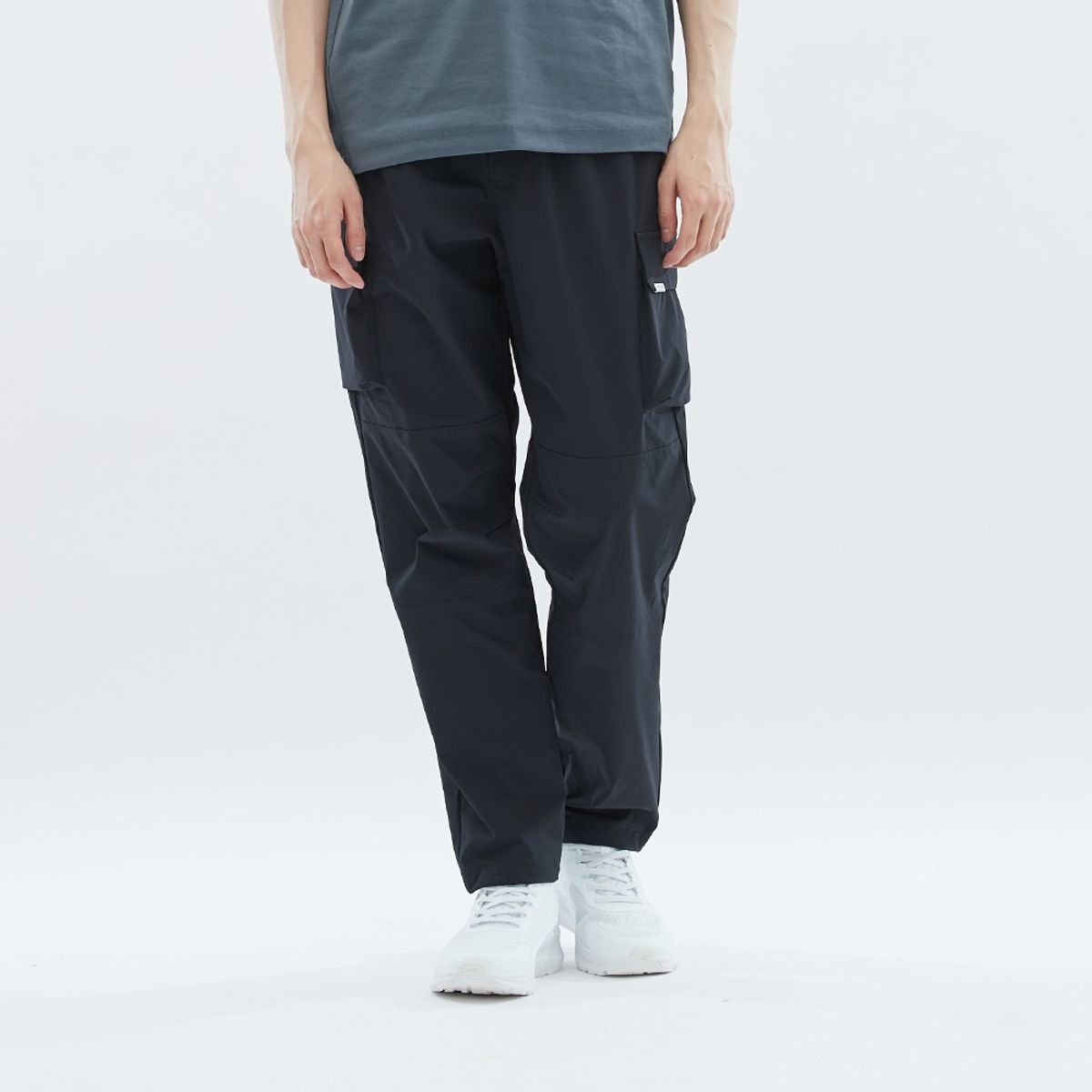 스케쳐스(SKECHERS) 남성 우븐 아웃 포켓 조거 팬츠_SP3MPCFS013