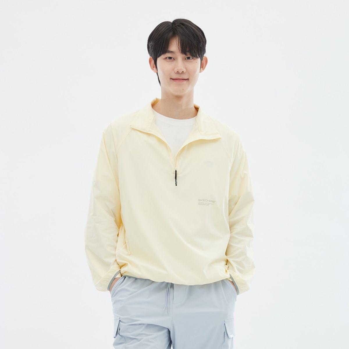 스케쳐스(SKECHERS) 남성 우븐 하프 집업 티셔츠_SP3MTCFS011