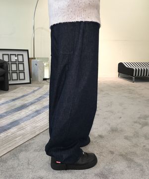 레이지보이 벌룬 핏 데님_논페이드인디고