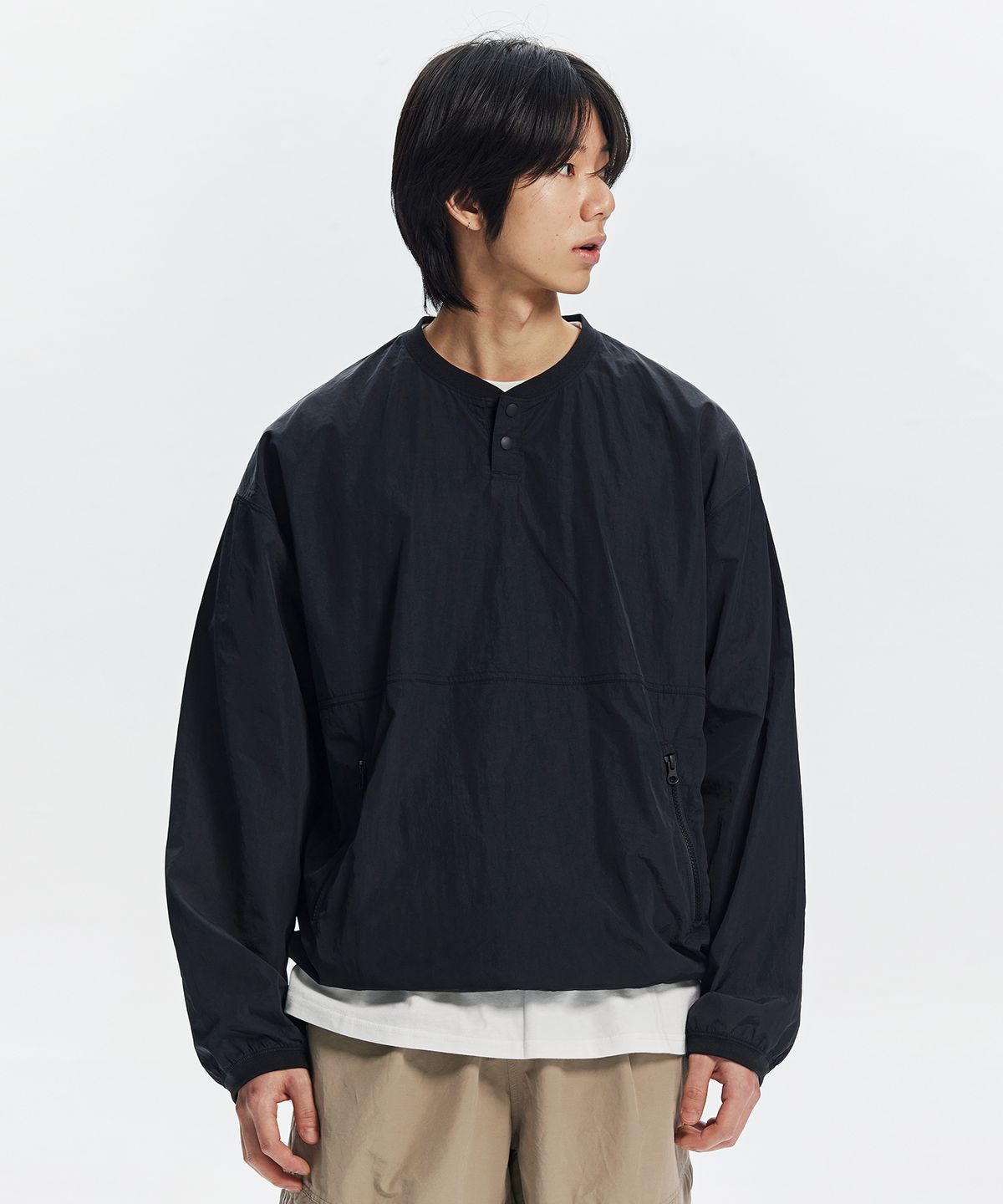 프리즘웍스(FRIZMWORKS) NYLON POCKET PULLOVER _ BLACK