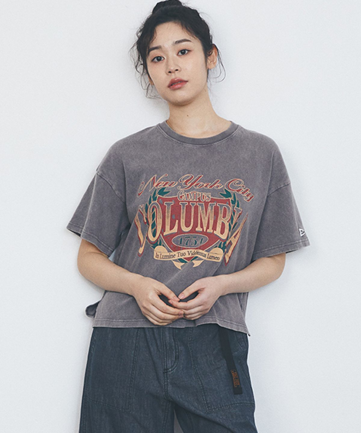 컬럼비아 유니버시티(COLUMBIA UNIVERSITY) CU CAMPUS MINERAL WASHED WOMEN S/S T-SHIRTS 그레이